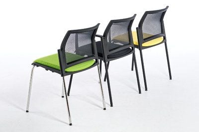 Moderne Besucherstühle mit Netzrücken